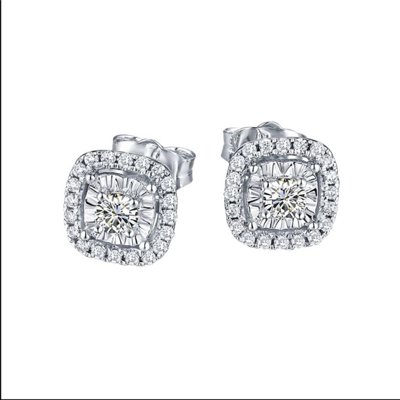 New 925 Silver Square Classic Diamond Stud Earring - Picture 4 of 4